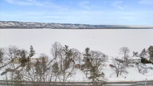 Constance Bay - Dunrobin - Kilmaurs - Woodlawn, ON K0A 3M0,488 Bayview DR