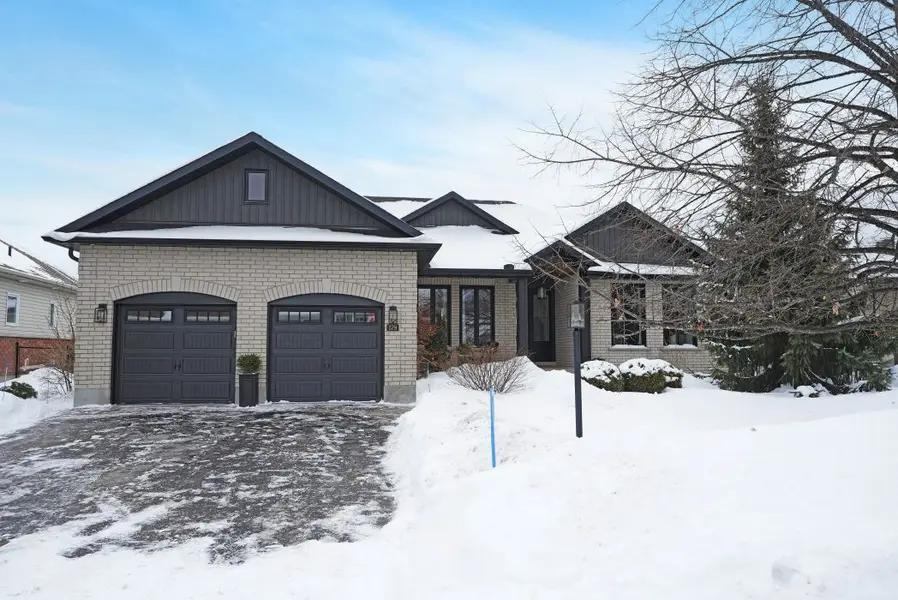 179 Glenncastle DR, Carp - Huntley Ward, ON K0A 1L0