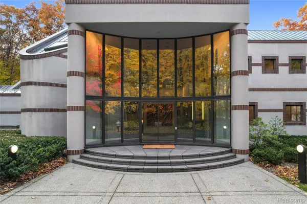 1335 Trowbridge RD, Bloomfield Hills, MI 48304