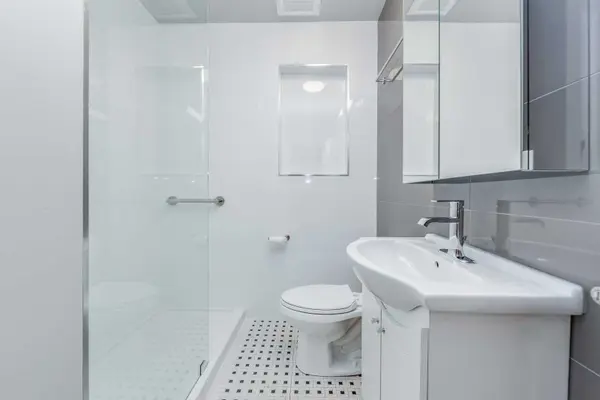 1089 Broadview AVE #2, Toronto E03, ON M4K 2S4