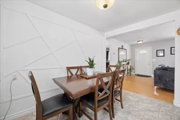 Georgina, ON L0E 1N0,76 Brook CRES