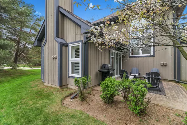 Collingwood, ON L9Y 5C7,408 Mariners WAY