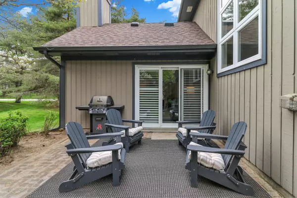 Collingwood, ON L9Y 5C7,408 Mariners WAY