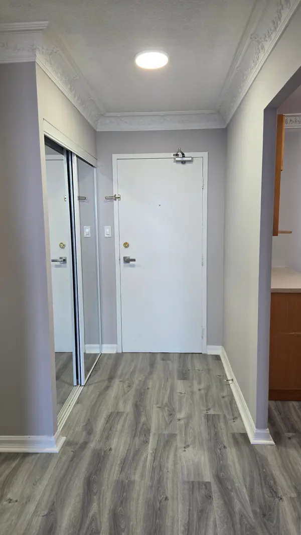 238 Albion RD #1202, Toronto W10, ON M9A 3P5