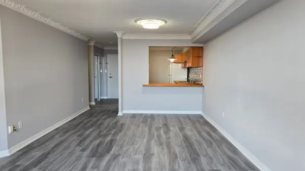 238 Albion RD #1202, Toronto W10, ON M9A 3P5