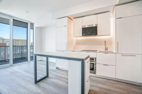 1 FAIRVIEW RD E #1107, Mississauga, ON L5A 4C6