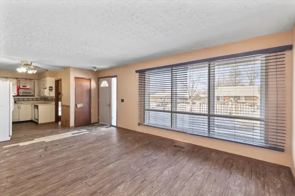 Hanover, ON N4N 1B4,389 3rd ST