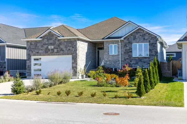 26 Tattersall LN, Lambton Shores, ON N0M 1T0