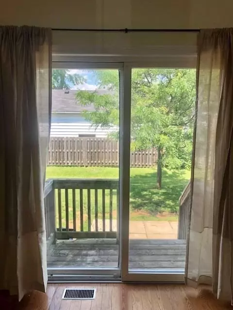 Haldimand, ON N0A 1H0,68A Main ST #3