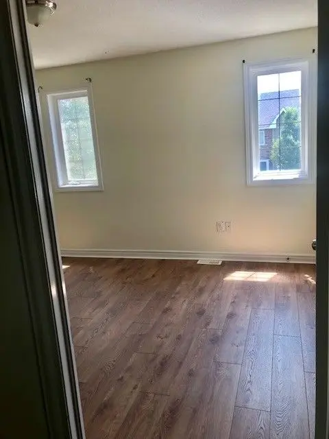 Haldimand, ON N0A 1H0,68A Main ST #3