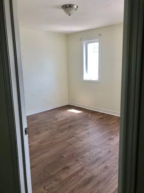 Haldimand, ON N0A 1H0,68A Main ST #3