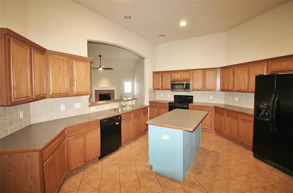 314 Cascade Drive, Red Oak, TX 75154