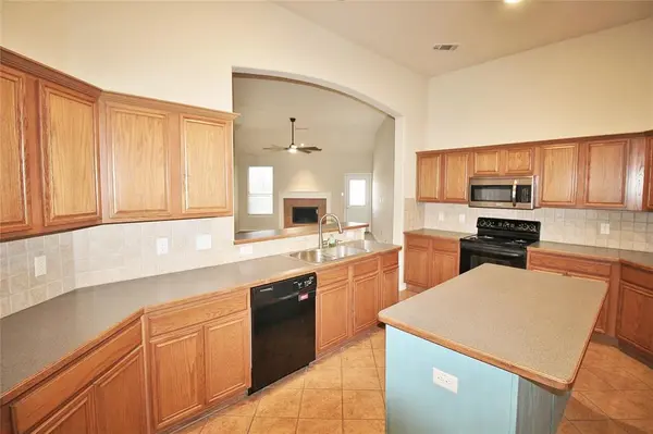 314 Cascade Drive, Red Oak, TX 75154