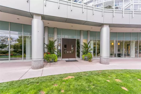 Toronto C01, ON M5J 2Y5,208 Queens Quay W #2408