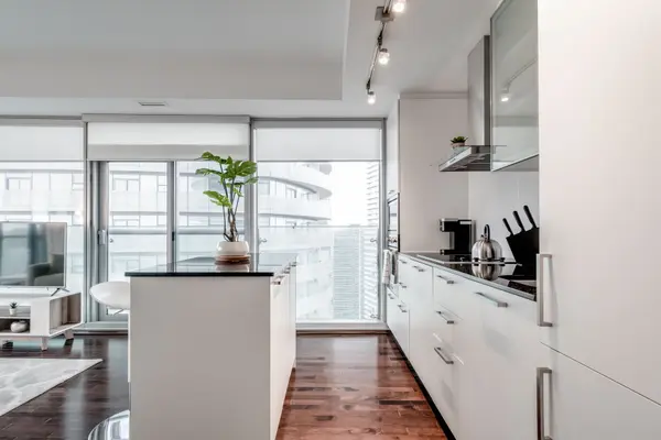 Toronto C01, ON M5J 0A9,12 York ST #4810