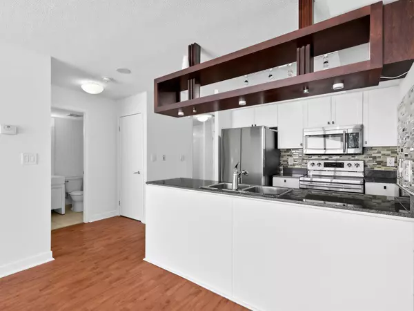 Toronto C01, ON M5V 3M5,81 Navy Wharf CT #2801