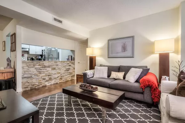 Toronto C10, ON M4S 2H7,87 Lillian ST #19