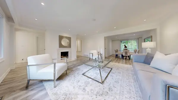 15 Farrington DR, Toronto C12, ON M2L 2B4