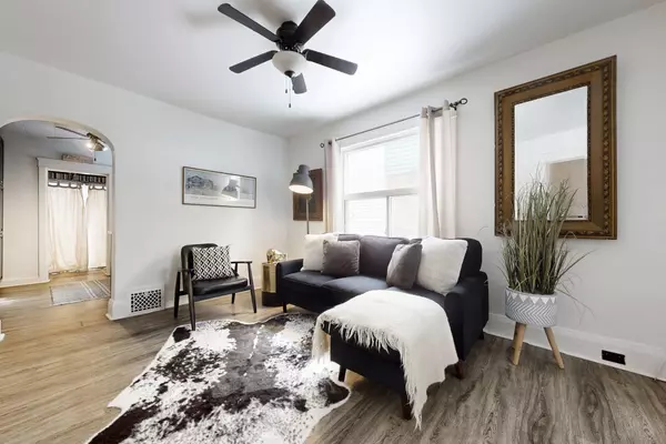 Toronto, ON M4L 2N6,39 Hiltz AVE