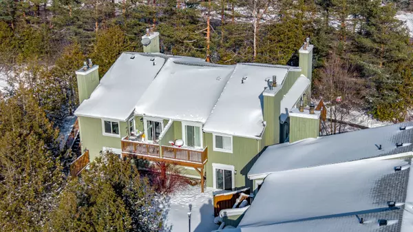 Collingwood, ON L9Y 5B4,15 Dawson DR #22