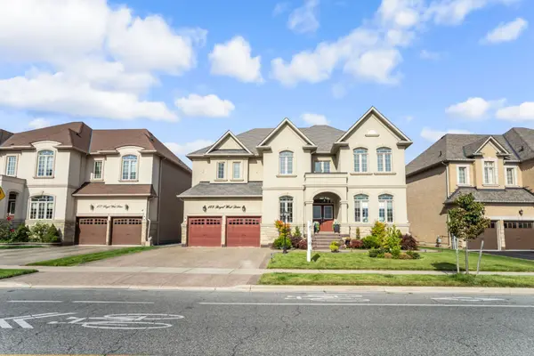 105 Royal West DR,  Brampton,  ON L6X 0V6