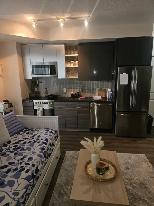 33 Shore Breeze DR #901, Toronto W06, ON M8V 0G1