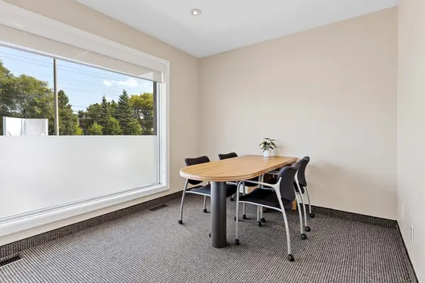 Barrhaven, ON K2J 1A2,806 Greenbank RD