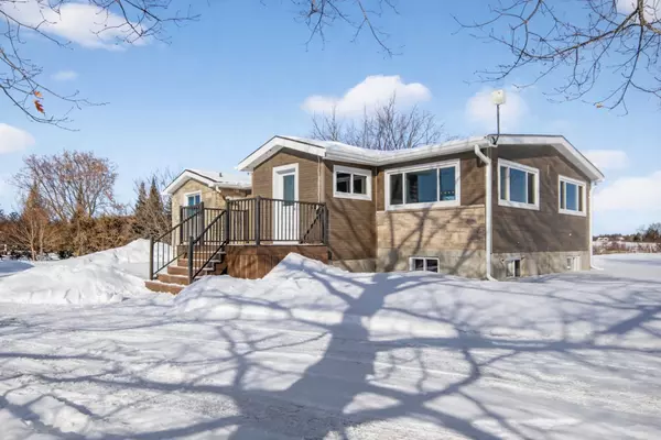 Carp - Huntley Ward, ON K0A 1L0,2234 Upper Dwyer Hill RD