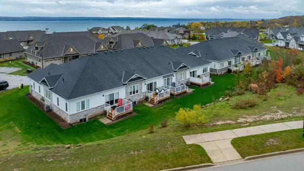 Georgian Bluffs, ON N0H 1S0,161 Hawthorn CRES