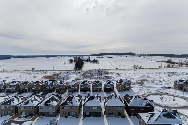 North Dumfries, ON N0B 1E0,189 Leslie Davis ST