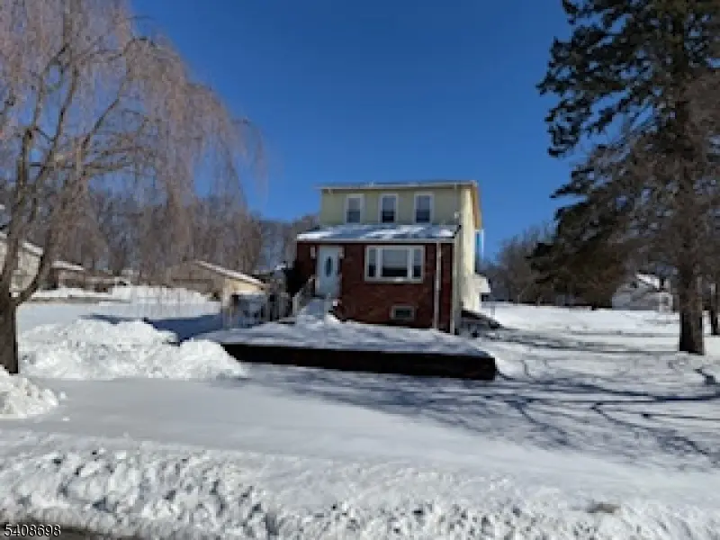 57 Dietrich Ln, North Haledon Boro, NJ 07508