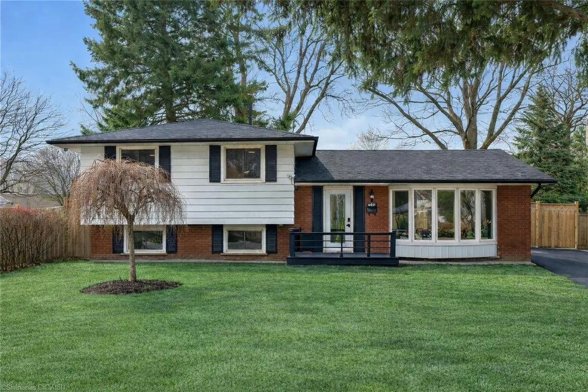 160 Council CRES, Hamilton, ON L9G 1V1