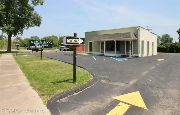 33053 W Jefferson AVE, Brownstown Charter Township, MI 48173