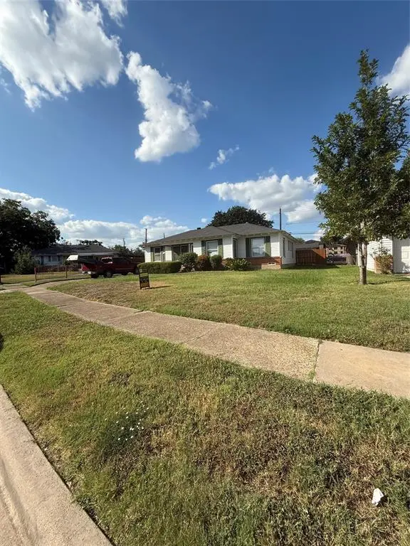 8133 Cavalier Circle, Dallas, TX 75227