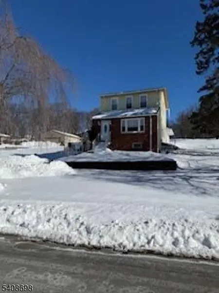 57 Dietrich Ln, North Haledon Boro, NJ 07508