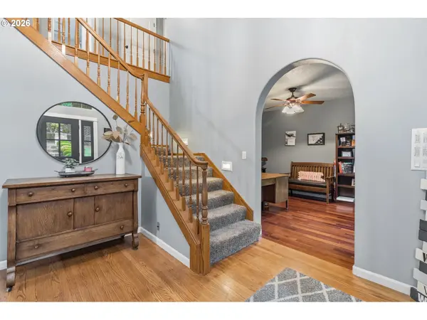 2728 Hallmark LN, Eugene, OR 97405