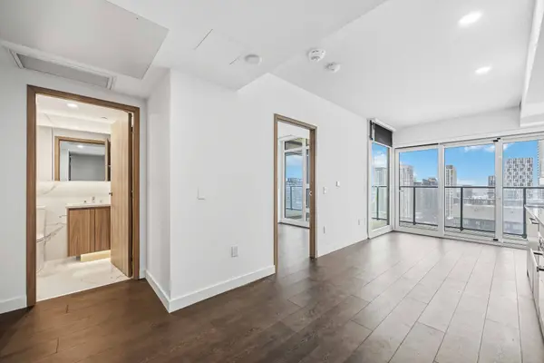 Toronto, ON M5V 0X4,3 Concord Cityplace WAY #2812