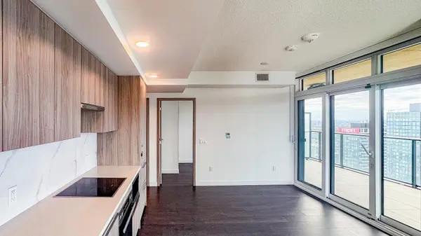 Toronto, ON M5V 0X4,3 Concord Cityplace WAY #5205