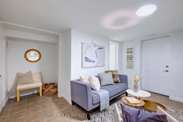 533 Victoria Pk AVE, Toronto E06, ON M4C 5H2