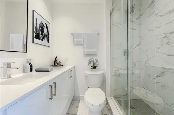 Toronto W08, ON M9A 3T9,289 The Kingsway WAY #1701