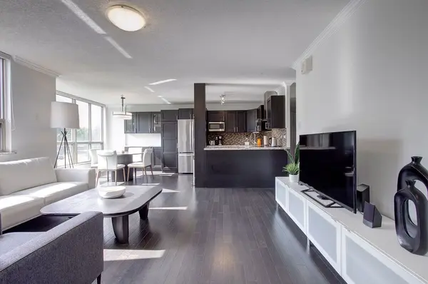 1110 Walden CIR #410, Mississauga, ON L5J 4R3