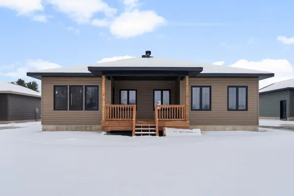 Whitewater Region, ON K0J 1K0,26 Bamagillia ST