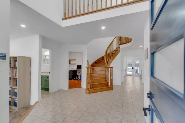 Hamilton, ON L9B 2T1,191 Hawkswood TRL