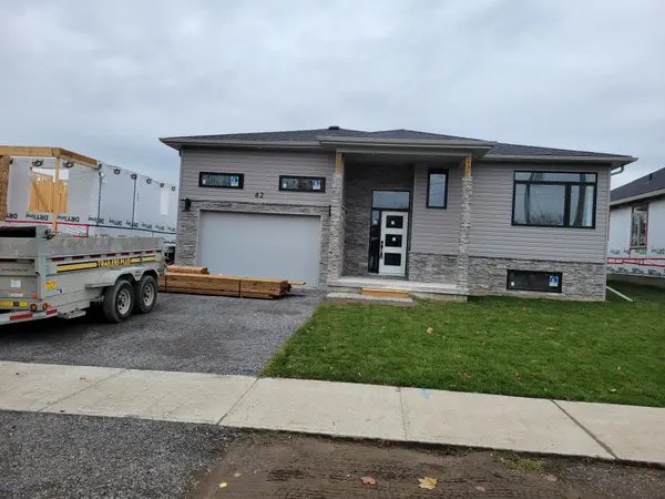 42 MCFARLAND DR, Belleville, ON K8N 2X2