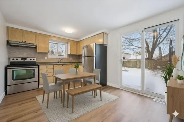 Cambridge, ON N1R 8C4,896 Elgin ST N