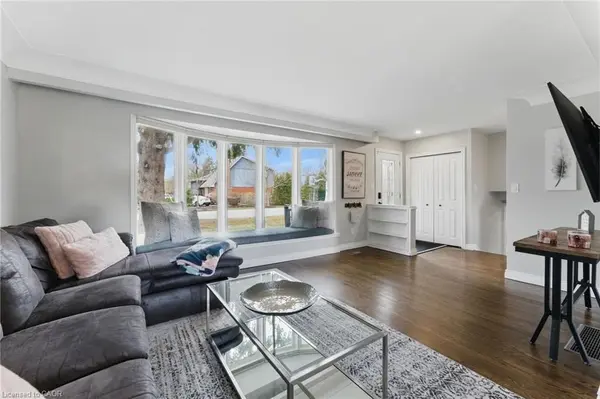 160 Council CRES, Hamilton, ON L9G 1V1