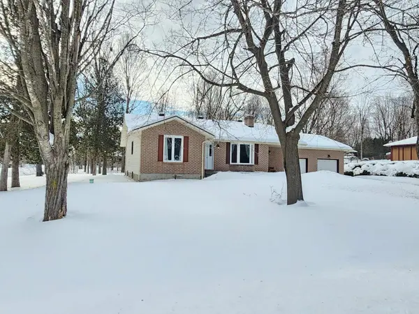 Augusta, ON K0E 1P0,11 Oak ST