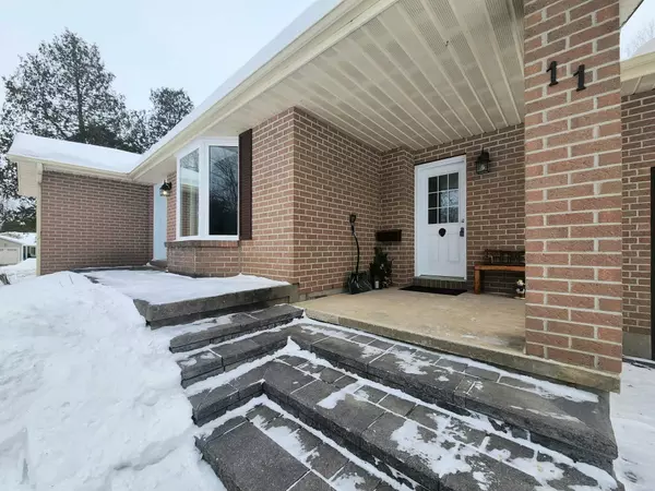 Augusta, ON K0E 1P0,11 Oak ST