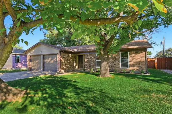 743 Idlewilde Drive, Lewisville, TX 75067