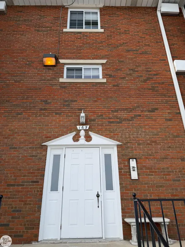 165 S Water ST, Marine City, MI 48039